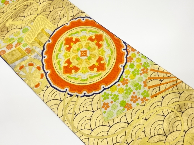 リサイクル　鏡裏に御所車・扇模様織出し袋帯